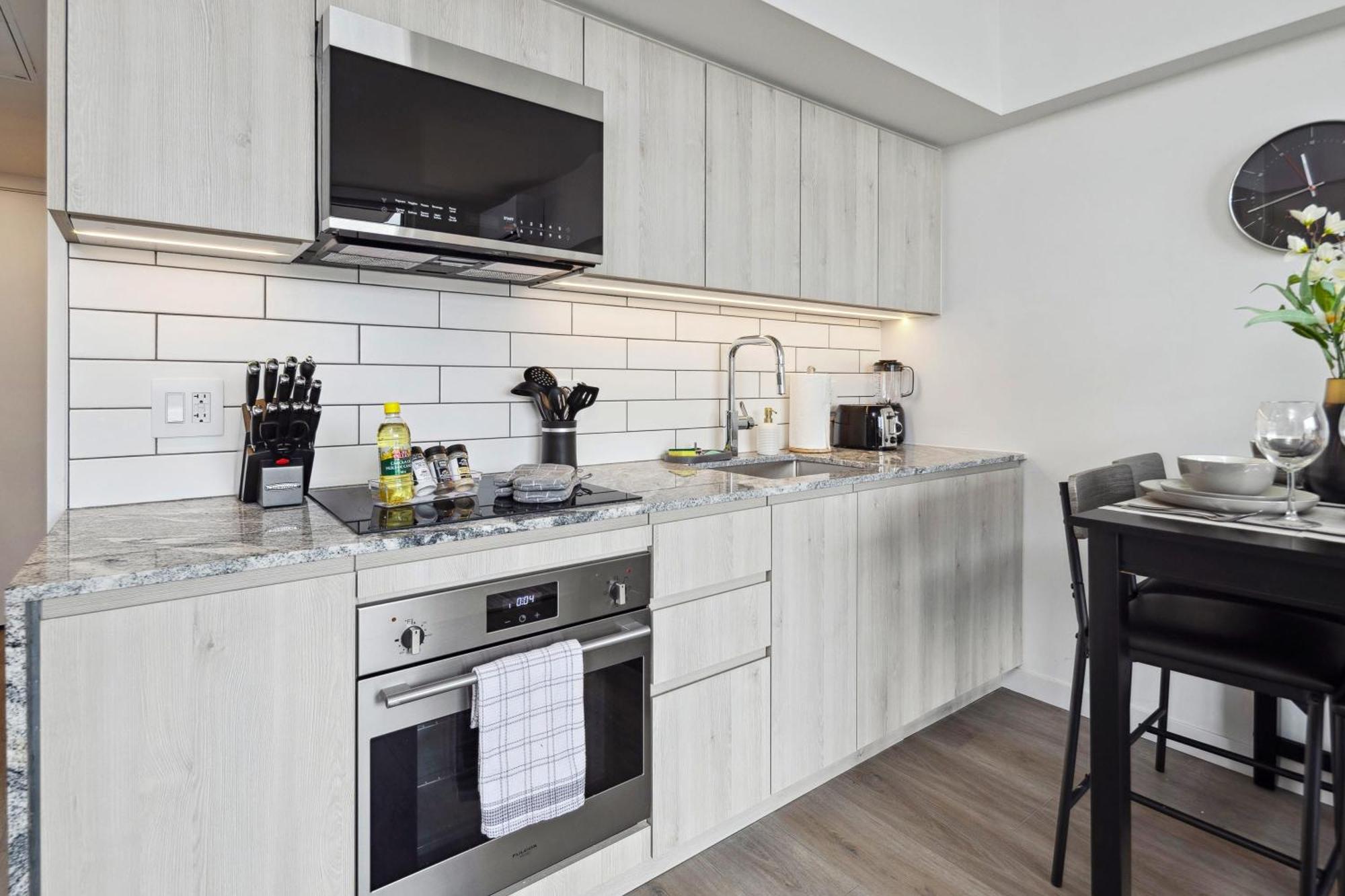 Brand New City Apt In Downtown Vancouver Exterior photo